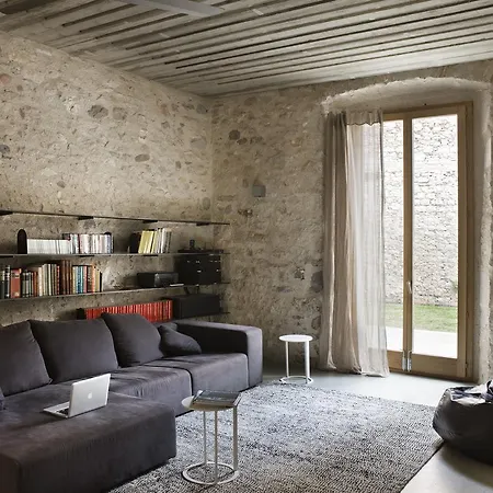 Apartment Alemanys 5 *